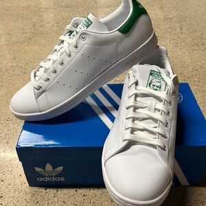 Adidas originals Stan Smith. size 10.5. new with box, green back